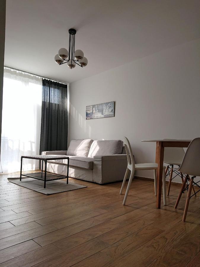 Center's Apartment